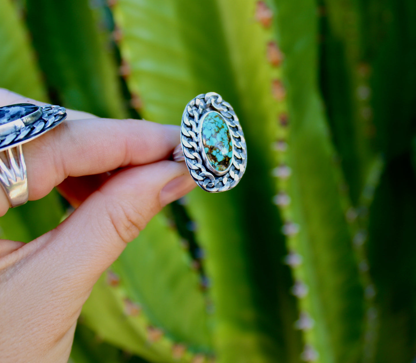 Size 7.5 Polychrome Qingu Turquoise Curb Chain Ring