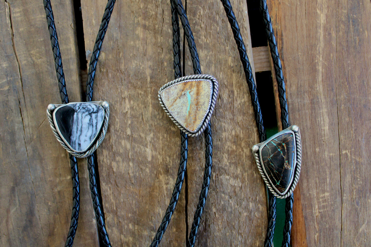 Ribbon Turquoise Bolo Tie