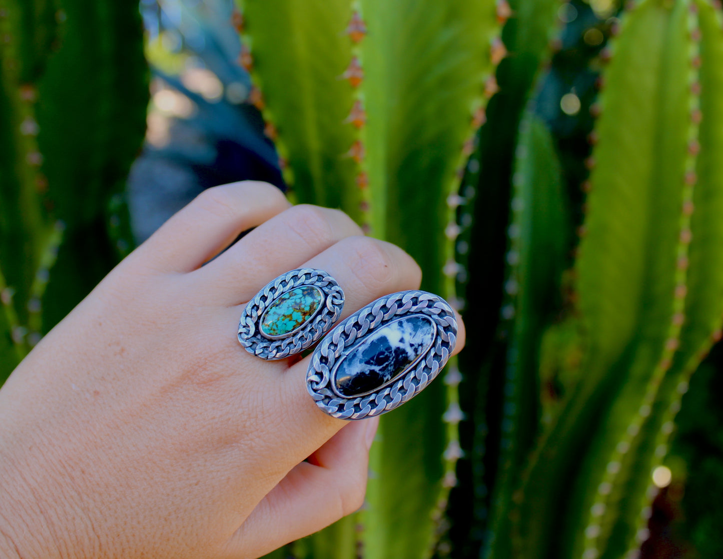 Size 7.5 Polychrome Qingu Turquoise Curb Chain Ring