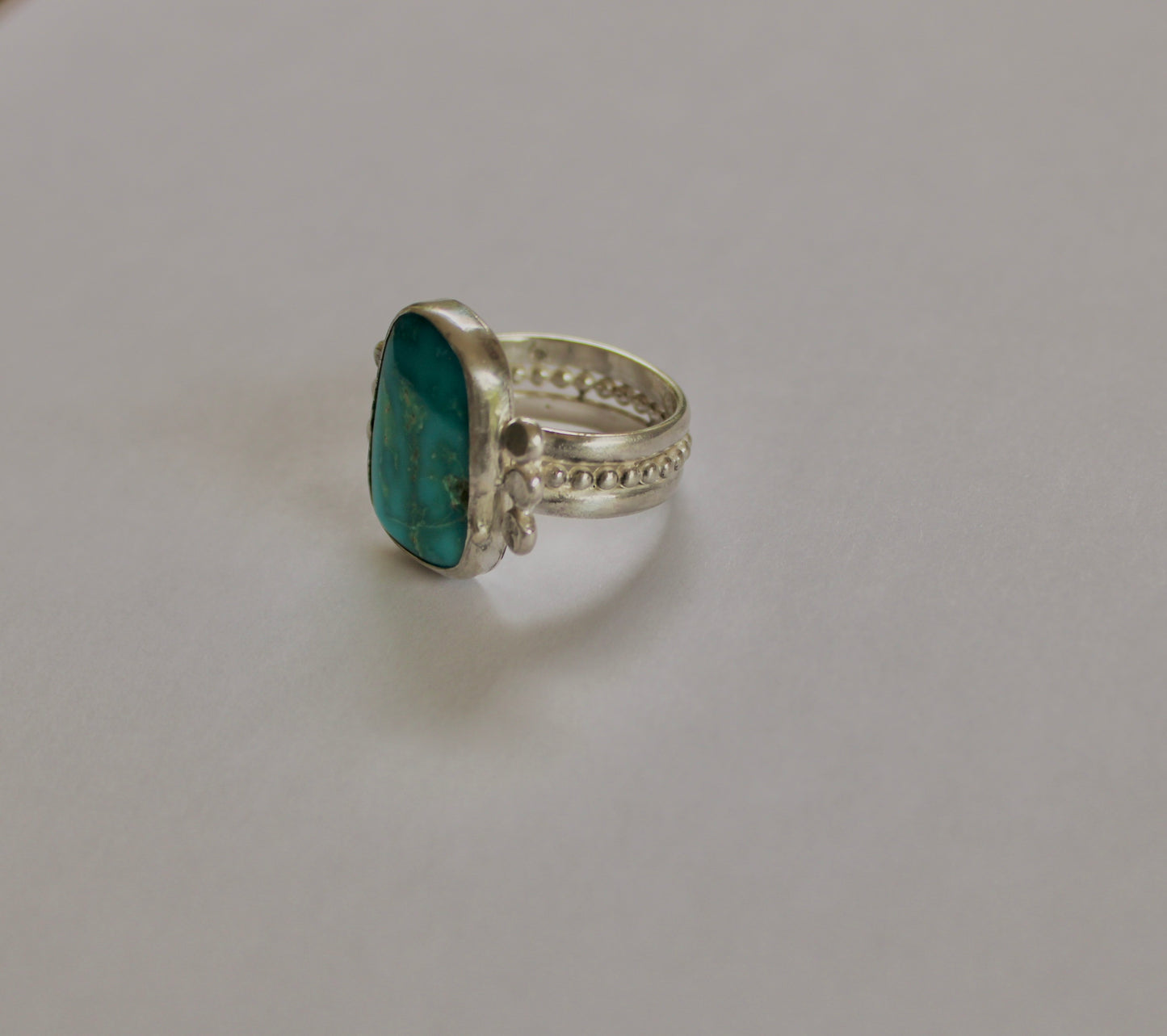 Size 8.5 Blue Gem Turquoise Ring