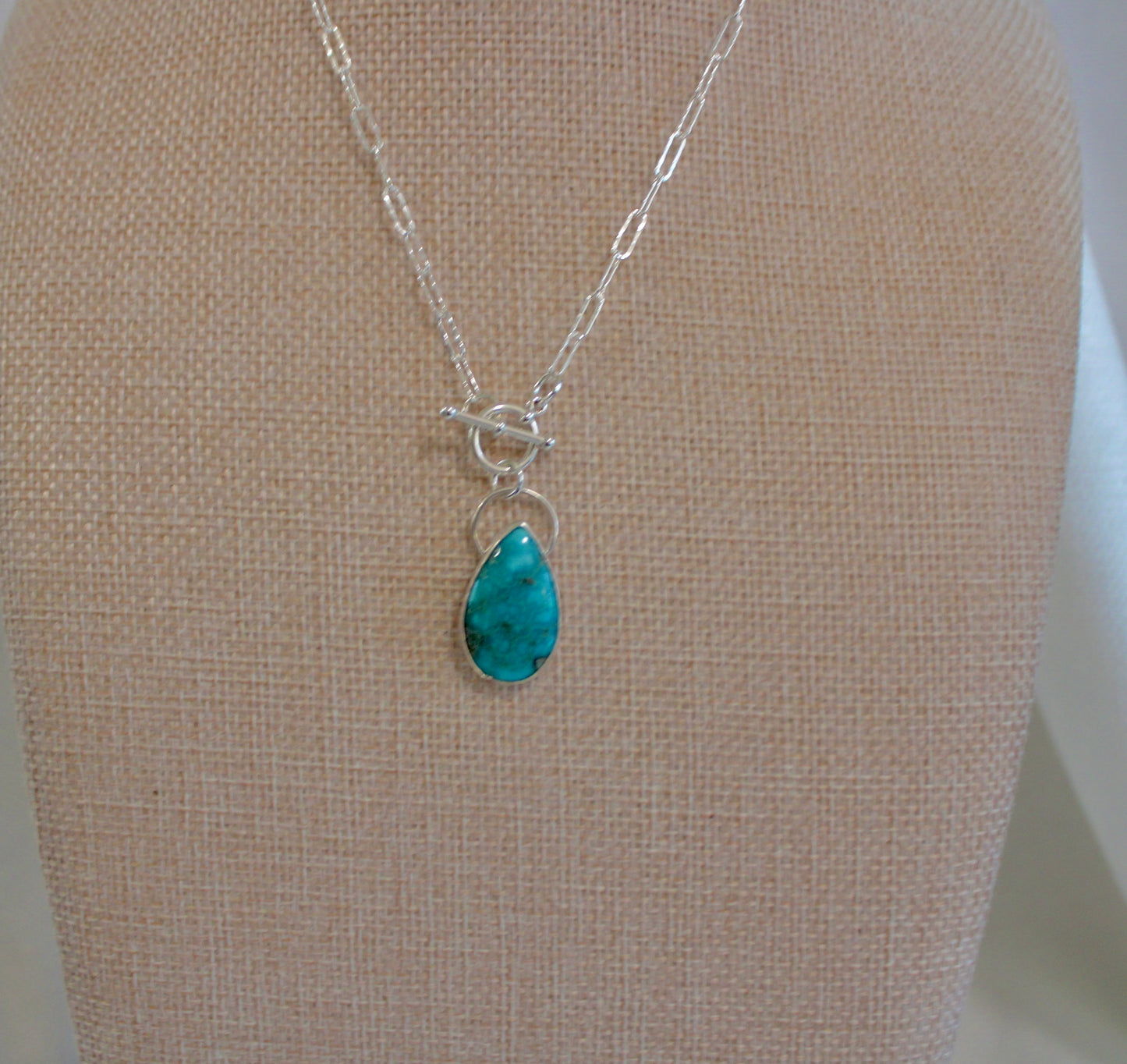 Emerald Valley Toggle chain necklace