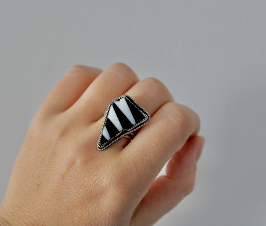 Size 7.5 Lightning Bolt Ring