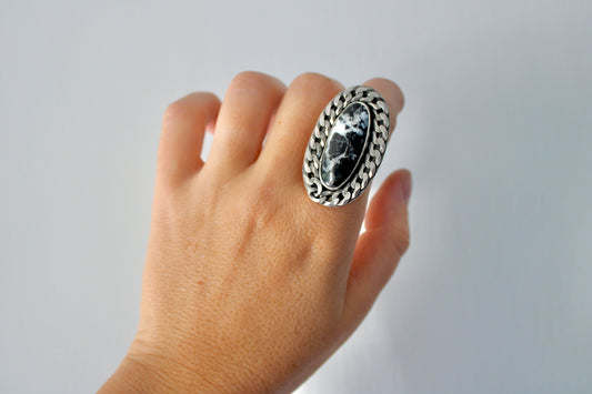 Size 8 White Buffalo Turquoise Curb Chain Ring