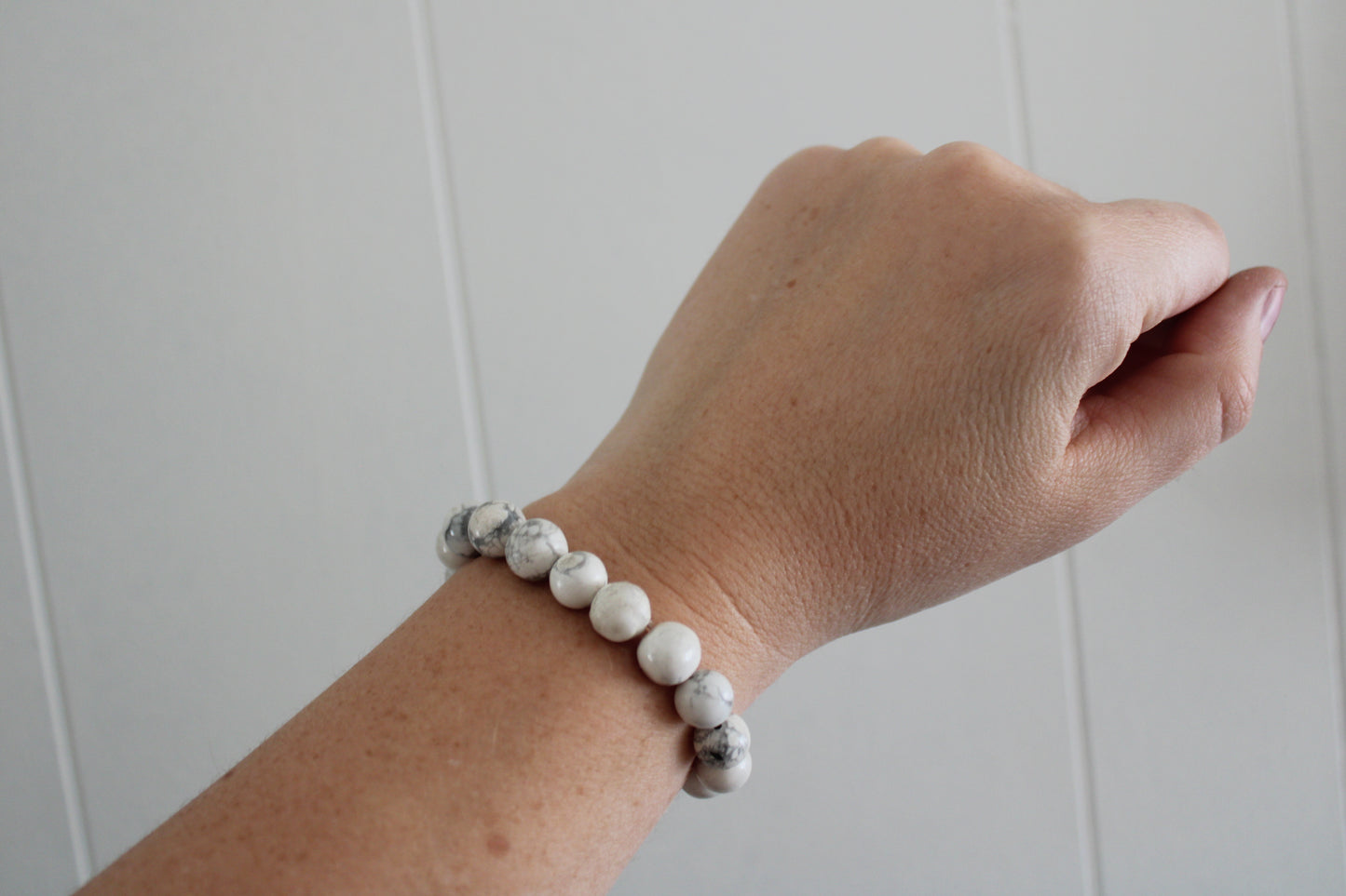 Howlite beaded bracelet